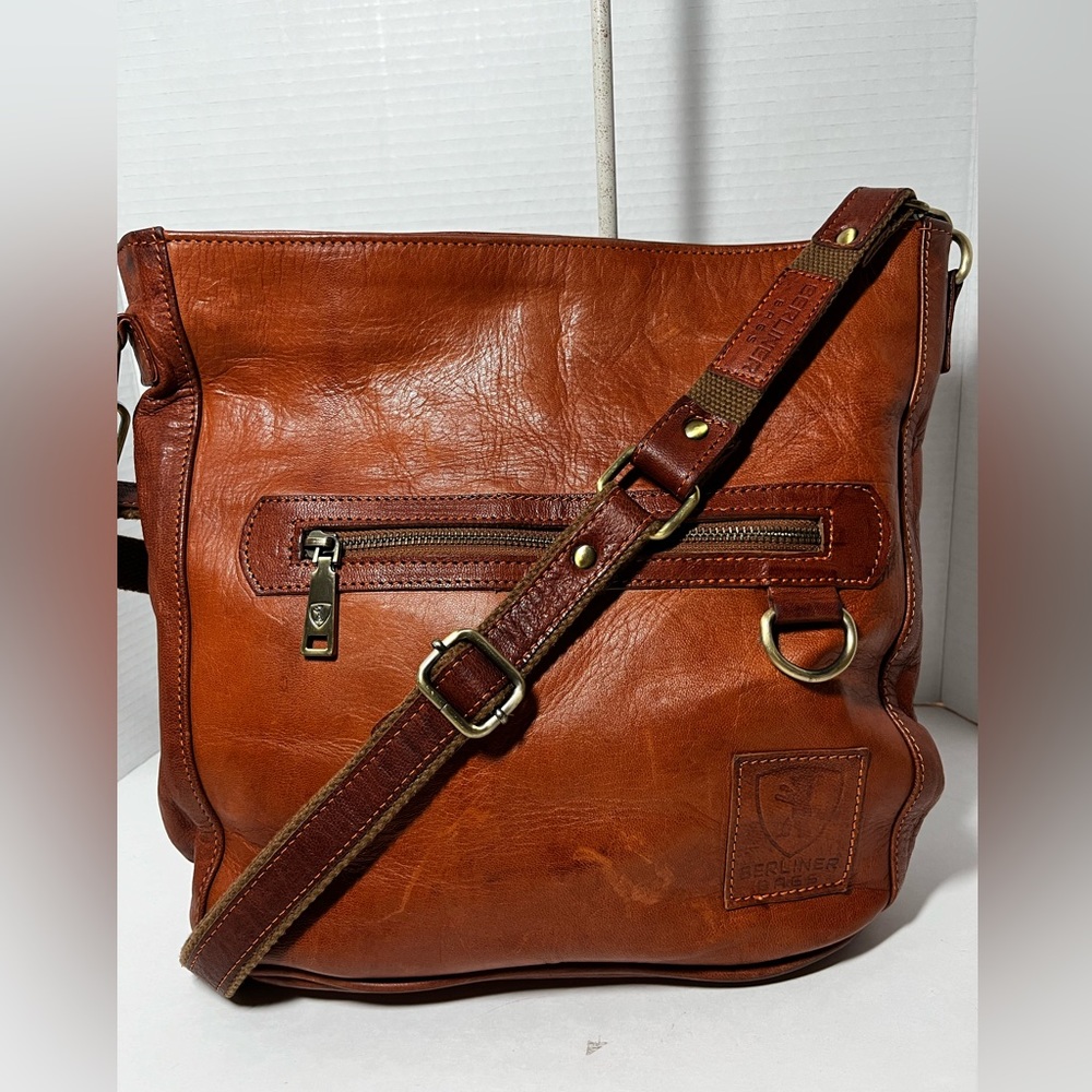FRYE Cognac Leather Crossbody Bag - Classic Women's Shoulder Bag